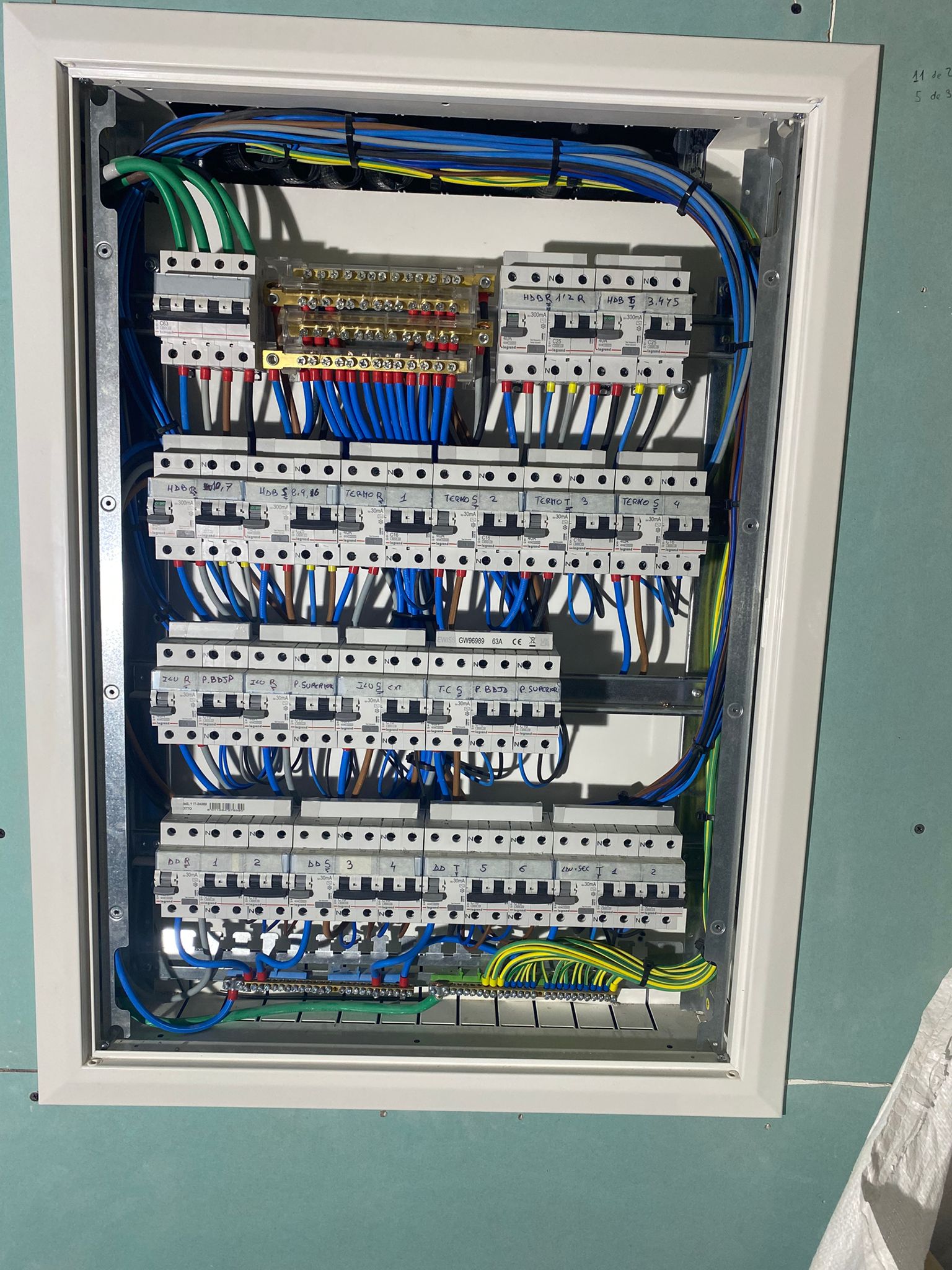 Cuadro eléctrico instalado por Electro Díaz en Alicante